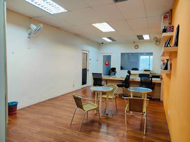 Must RENT! Shop Office Medium Room @ Kuchai Lama Facing Main Road FF