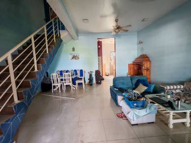 Double Storey Klebang Putra, Facing padang