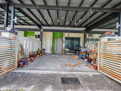 Double Storey Klebang Putra, Facing padang