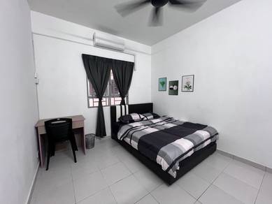 Big Single Room @ Suria Jelatek Ampang Hilir 5 min Walk To LRT Jelatek