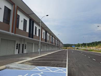 Caledonia avenue, new 2025 shop facing main road, batang berjuntai