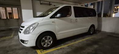Hyundai GRAND STAREX 2.5 ROYALE (A)