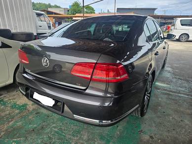 Volkswagen PASSAT 1.8 TSI (CBU) (A)
