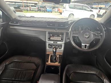 Volkswagen PASSAT 1.8 TSI (CBU) (A)
