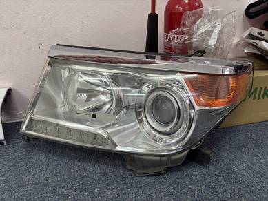 Used 2012-2015 LandCruiser Headlamp