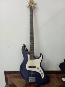 Samick bass guitar used for sale