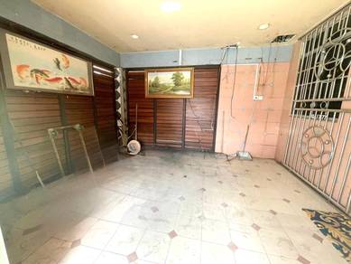 Double Storey detached house For rent 9th ml, muara tuang.(Main Road)