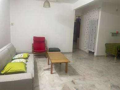 Terraced House at Taman Taynton View