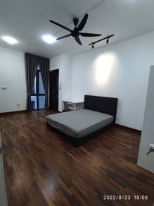 Pacific Star Master Room for Female, Near UM, Jayaone, LRT Asia Jaya