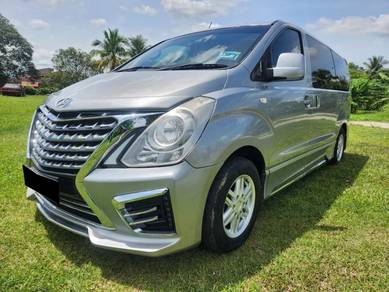 Hyundai GRAND STAREX 2.5 ROYALE (A)