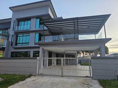Desa Tebrau (2.5 storey Semi-D Corner House)