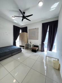 Large Medium Room: Cozy, Clean, Safe, Convenient at Sky Habitat CIQ JB