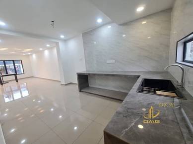 FULLY RENOVATED Kampung Jawa Klang Desa Latania 2 Sty House 18x60 4R3B