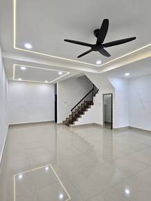 BATU PAHAT Taman Bukit Flora Banang Jaya| Double Storey Terrace House