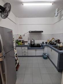 Desa Cemerlang Low cost flat Pangsa Akasia good condition for slae