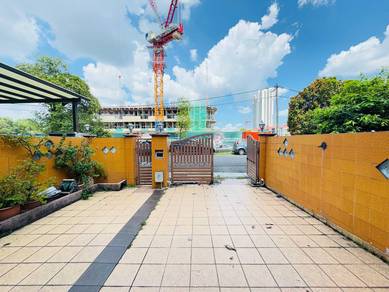 FACING OPEN Double Storey Terrace Bk5 Bandar Kinrara Puchong Freehold
