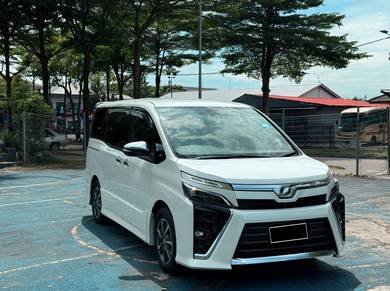 Toyota VOXY 2.0 ZS KIRAMEKI (A)