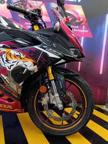 NEW💜Honda CBR150R SE Cyberoar💜
