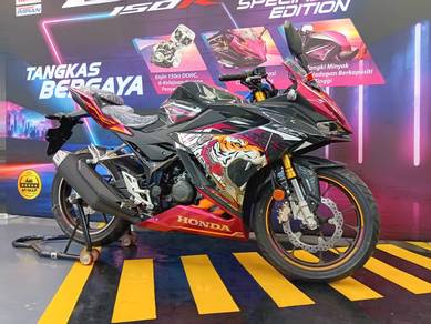 NEW💜Honda CBR150R SE Cyberoar💜