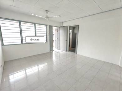 Desa Green Block 42 High Floor Jelutong For Rent