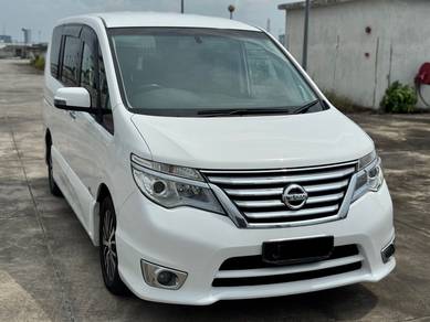 Nissan SERENA 2.0 S-HYBRID HIGHWAY STAR