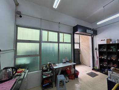 Ground Floor Shop at Putra Heights (Renovated and Walking to LRT)