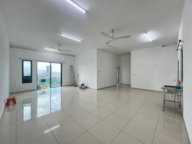 Luxury Prominence Condominium facing Swimming pool bandar perda bukit