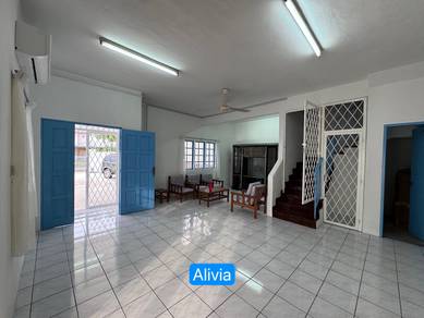 Corner Unit | Spacious Land | Double Storey | Damai