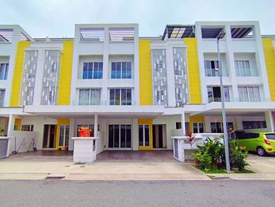 Triple Storey Terrace House Majestic Rawang Freehold