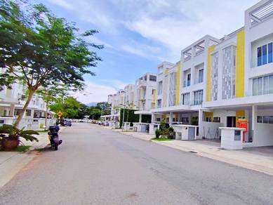 Triple Storey Terrace House Majestic Rawang Freehold