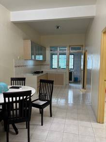 Double Storey House 4Bedrooms Full Furnish @ Austin Perdana Lake Palm