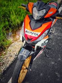 Honda/Yamaha with plate no VT4I7