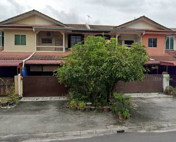 2-Storey Intermediate House Taman Puteri Lindungan Bintang – Near AEON