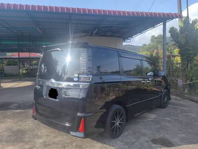 Toyota VOXY 2.0 ZS KIRAMEKI II (A)