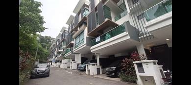Huge 3 storey superlink terrace. Ttdi 16 near sg penchala highway