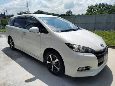 Toyota WISH 1.8 S Monotone 7-speed (A)