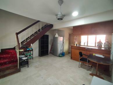 SS19 Double Storey Corner Lot NEW Master Room for Rent!