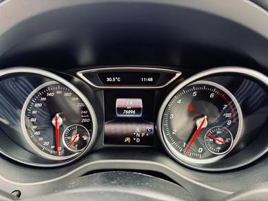 Mercedes Benz GLA200 lady owner