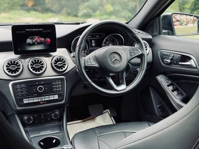 Mercedes Benz GLA200 lady owner