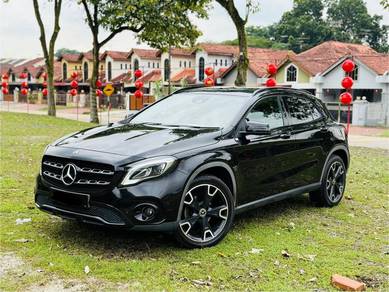 Mercedes Benz GLA200 lady owner