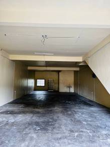 HOT AREA AT PARIT RAJA - 1 Whole unit shop lot for rent (GF & L1)
