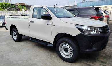 Toyota HILUX Single Cab 2.4 MT