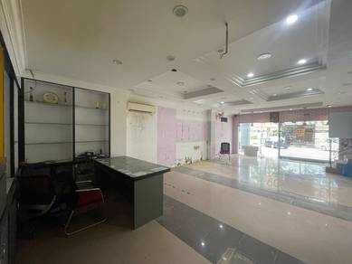 3 Storey Shoplot @ Kulai Sri Putri @ Face Main Road Toll Hostel Legal