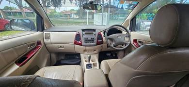 Toyota INNOVA 2.0 G (A)