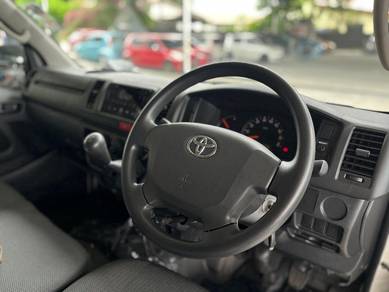 Toyota HIACE 3.0 PANEL VAN (M) TIPTOP COND