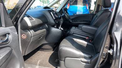 Nissan SERENA 2.0 S-HYBRID HIGHWAY STAR