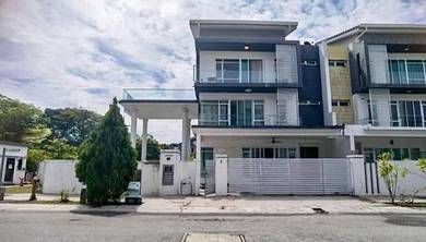 Earn Rm550k! Bank Lelong Corner 3 Storey Semi D @ Mahkota Cheras