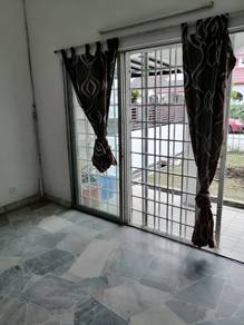 USJ 3, Subang Jaya (1.5 Storey, Unfurnish, 3 Room)