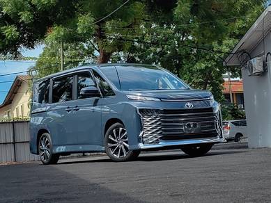 Toyota VOXY 2.0 S-Z in Deep Blueish Gray