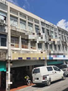 BELOW VALUE RM300k❗️Satok 3 Storey Intermediate Shoplot For Sale 🏠
